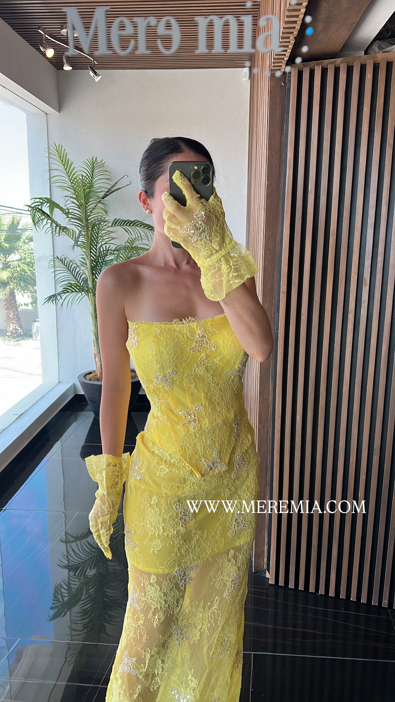 Vestido amarillo encaje