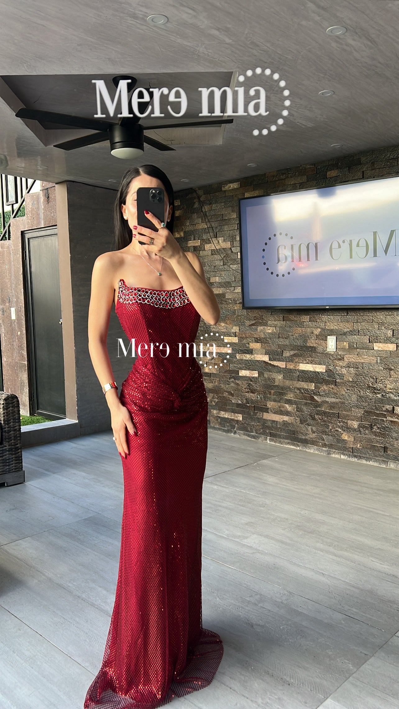 Vestido tinto puntos U plata