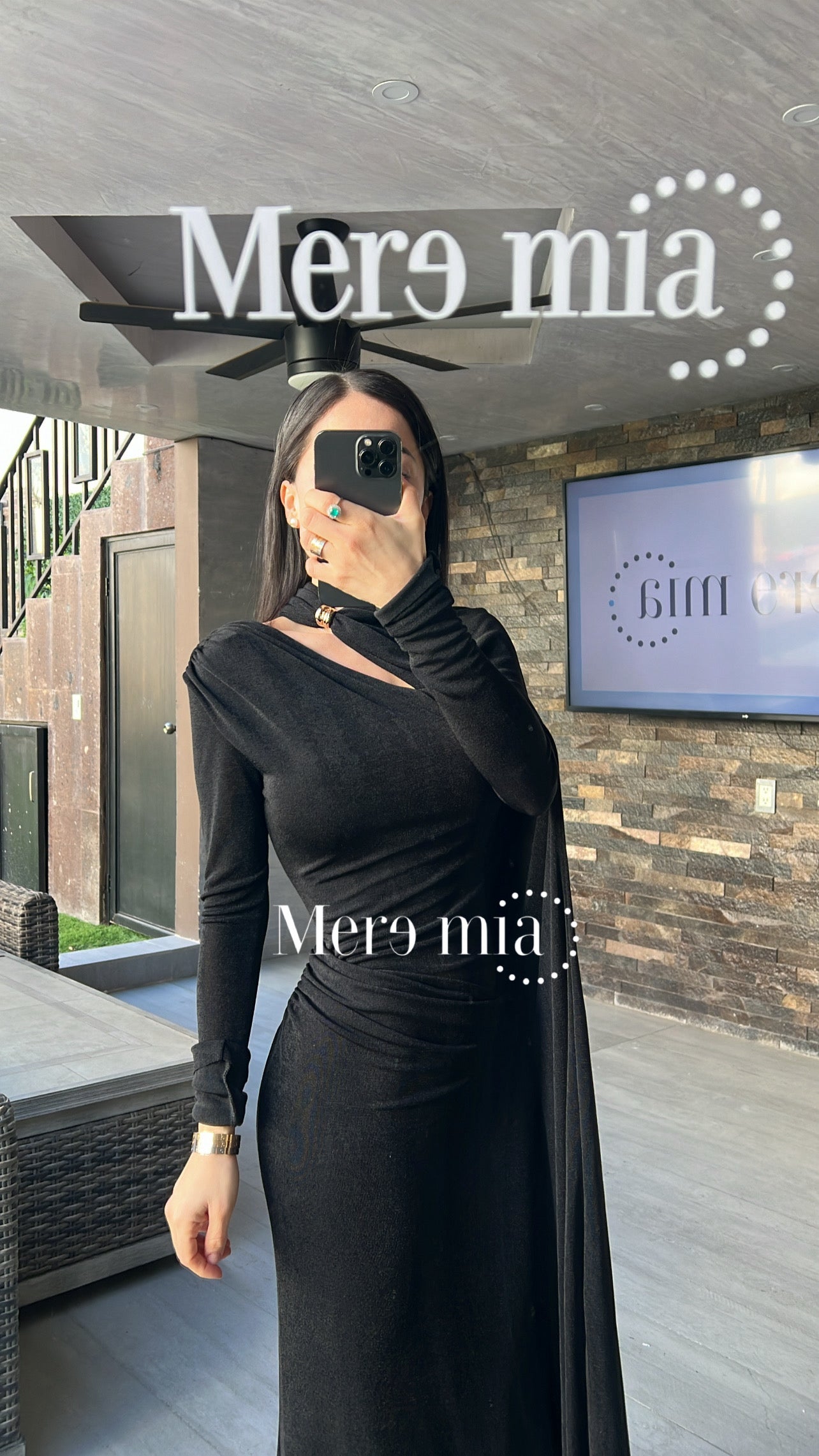 Vestido plisado capa