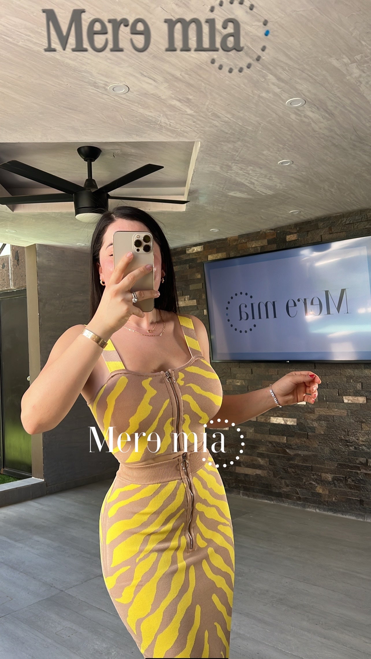 Conjunto amarillo beige