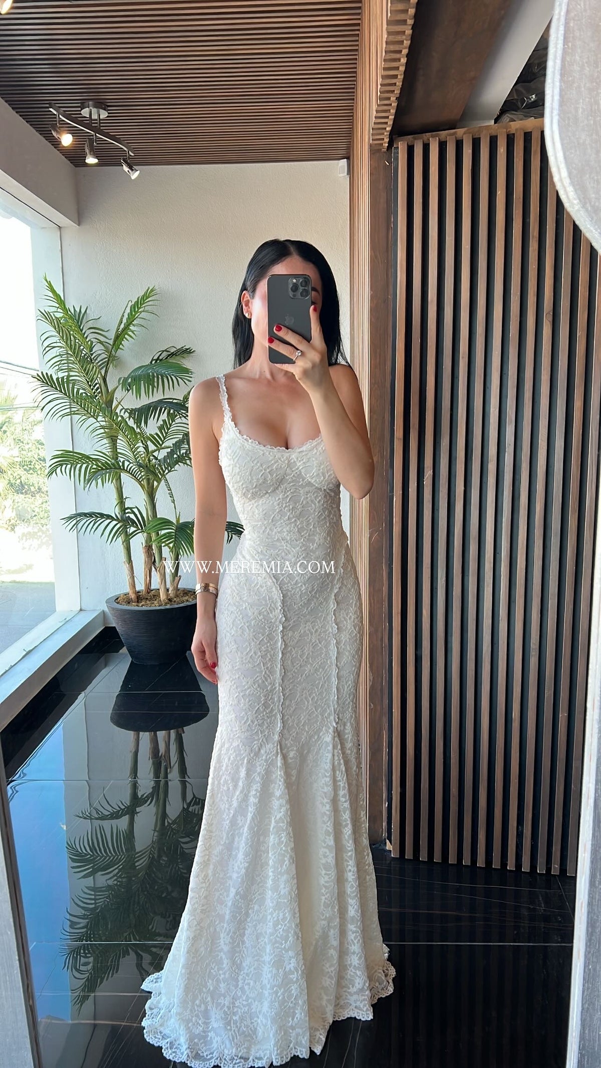 Vestido largo encaje suelto