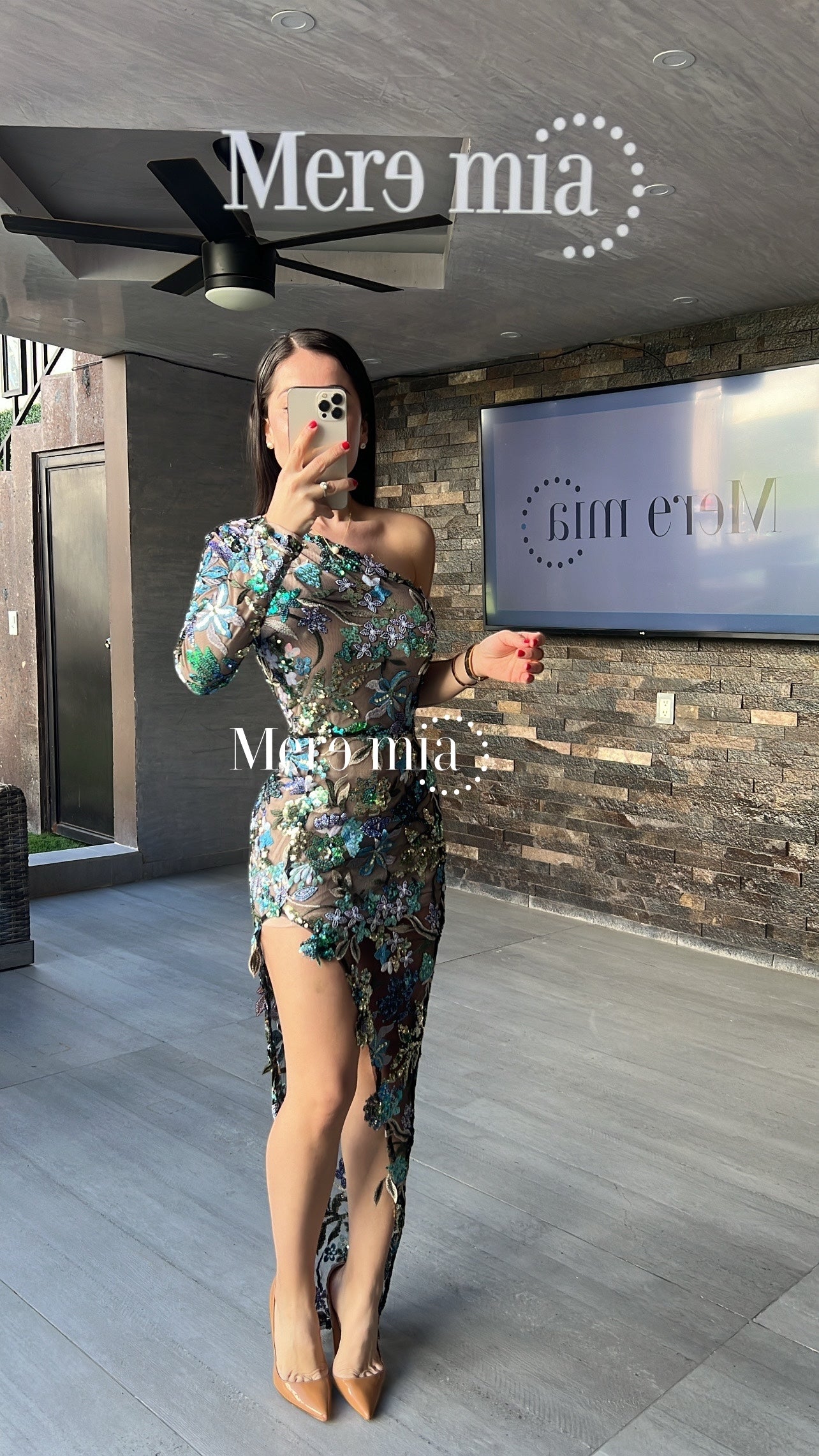 Vestido flores bordado hombro