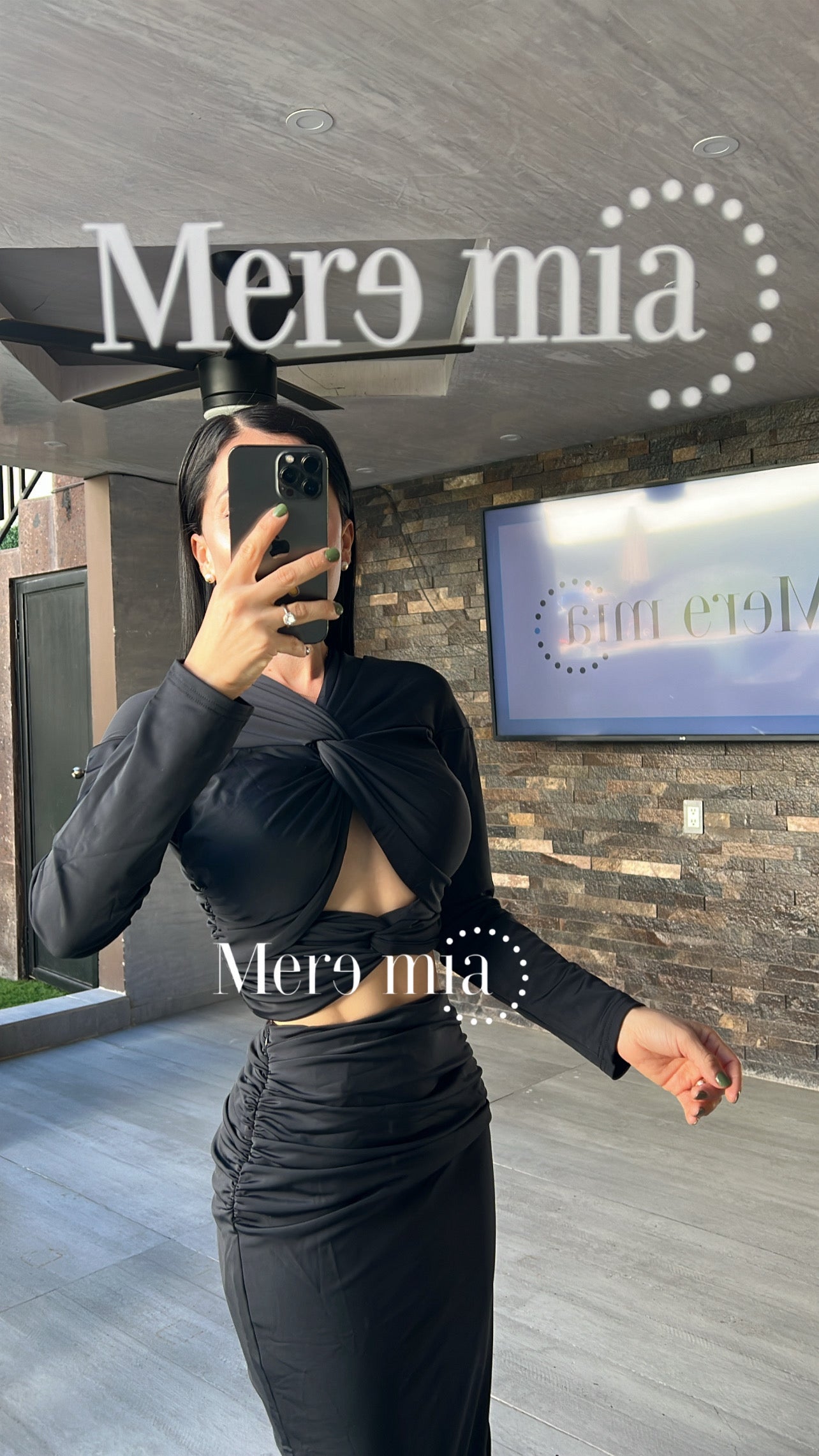 Conjunto negro plisado