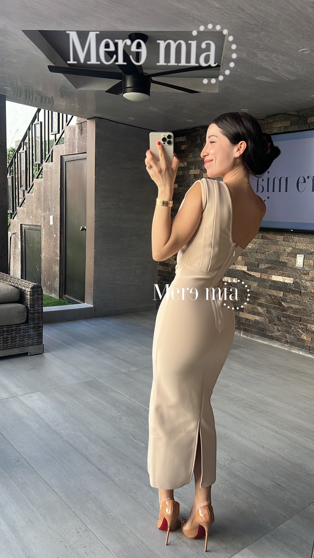 Vestido beige hombro