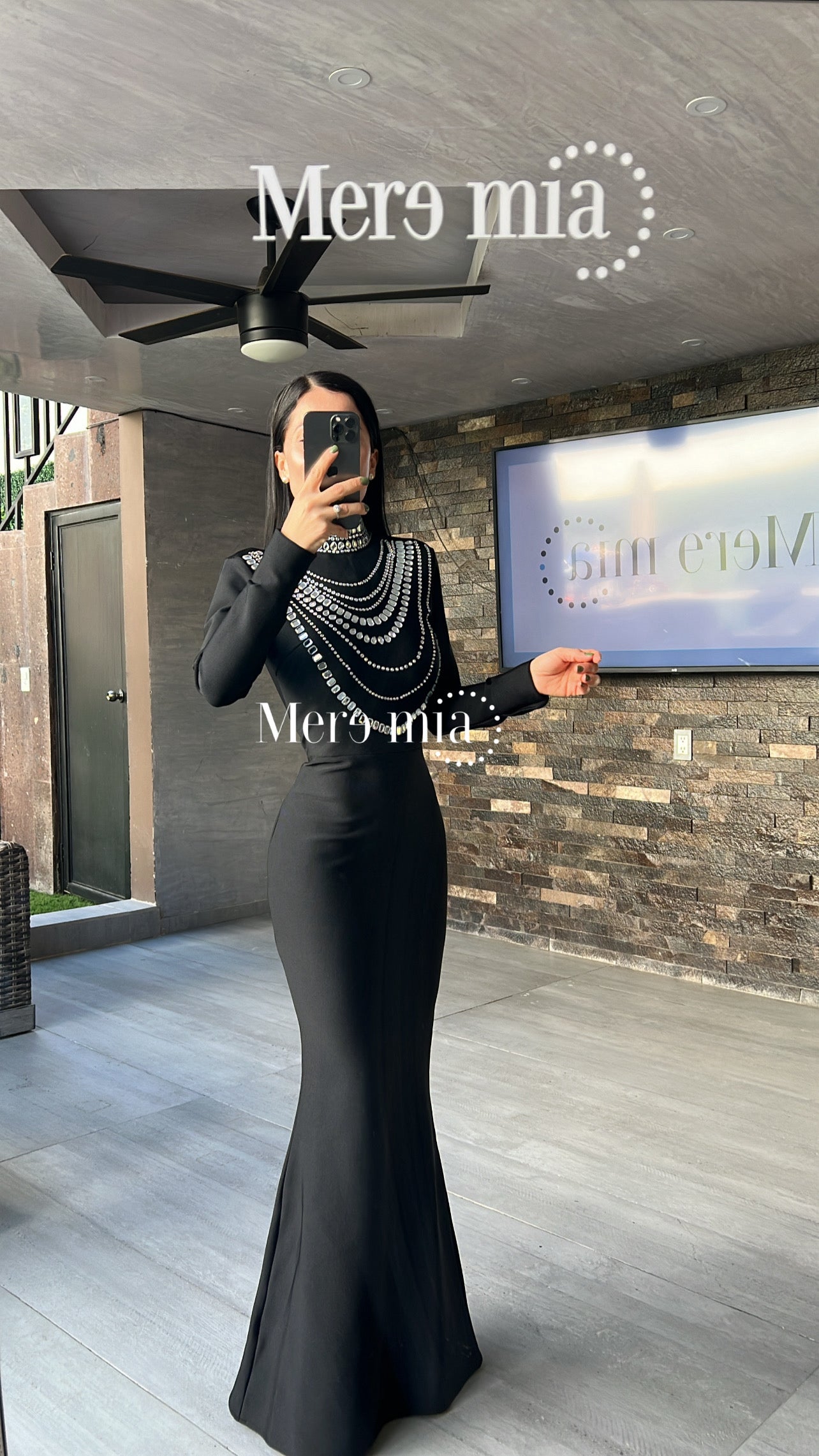 Vestido negro collar cuello