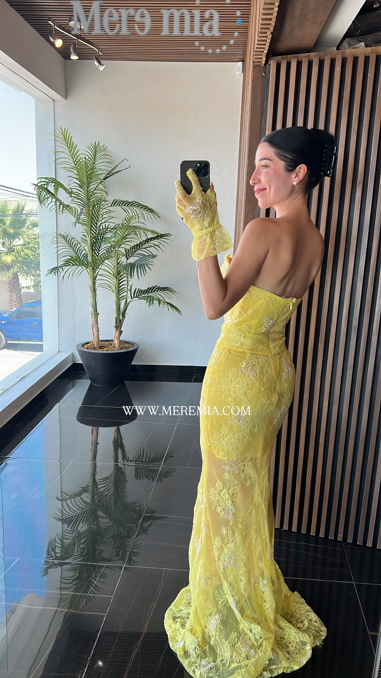 Vestido amarillo encaje