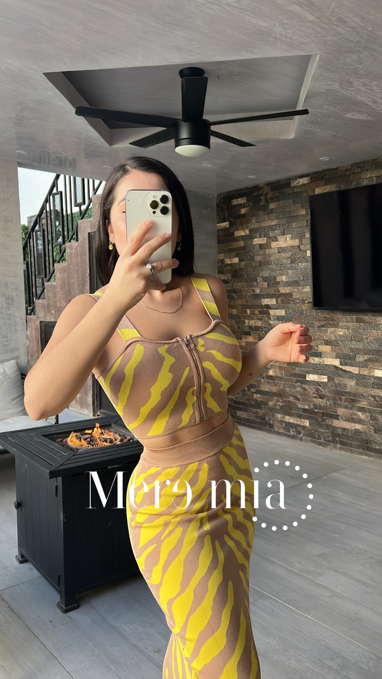 Conjunto amarillo beige