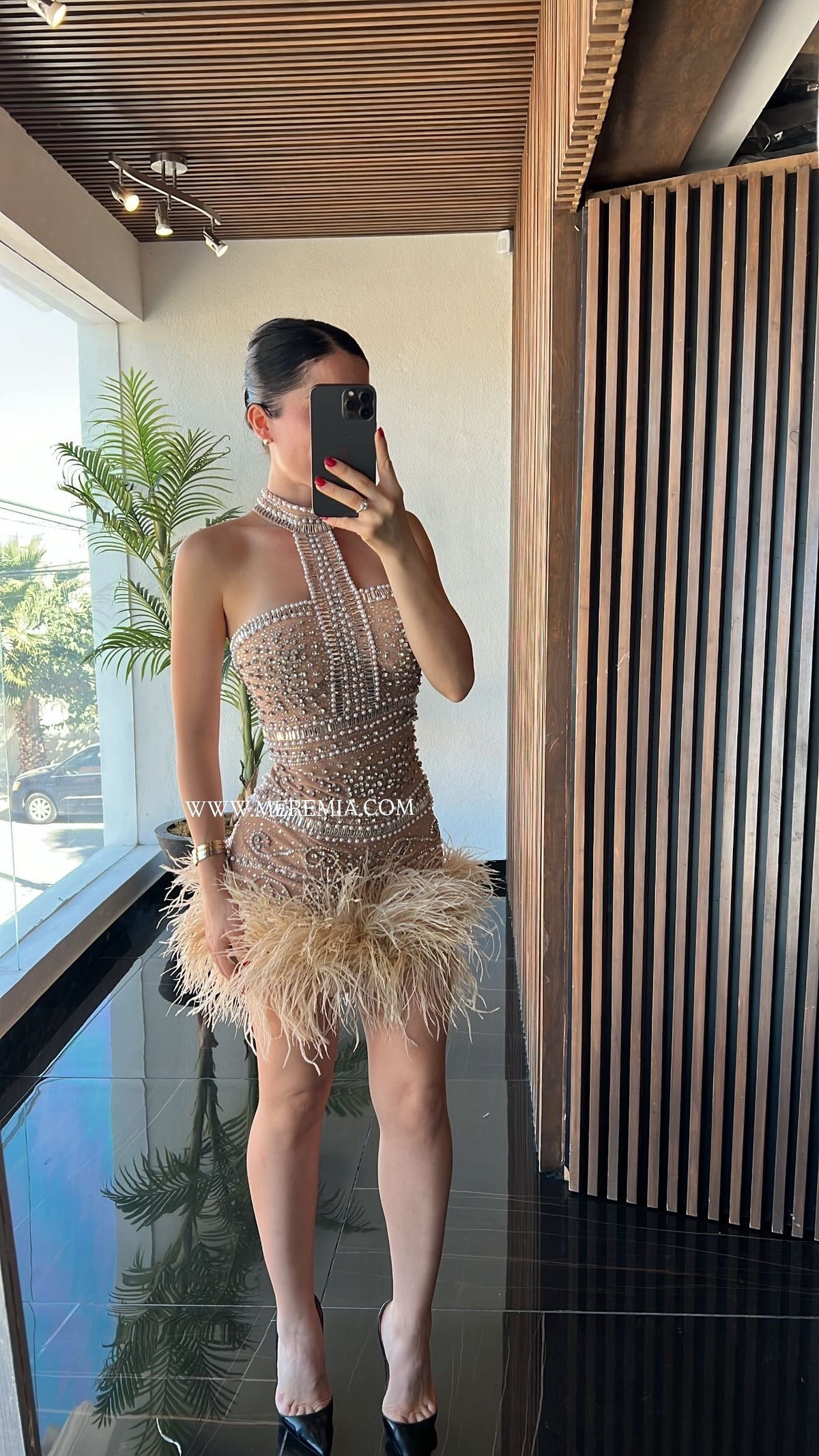 Vestido plumas chocker