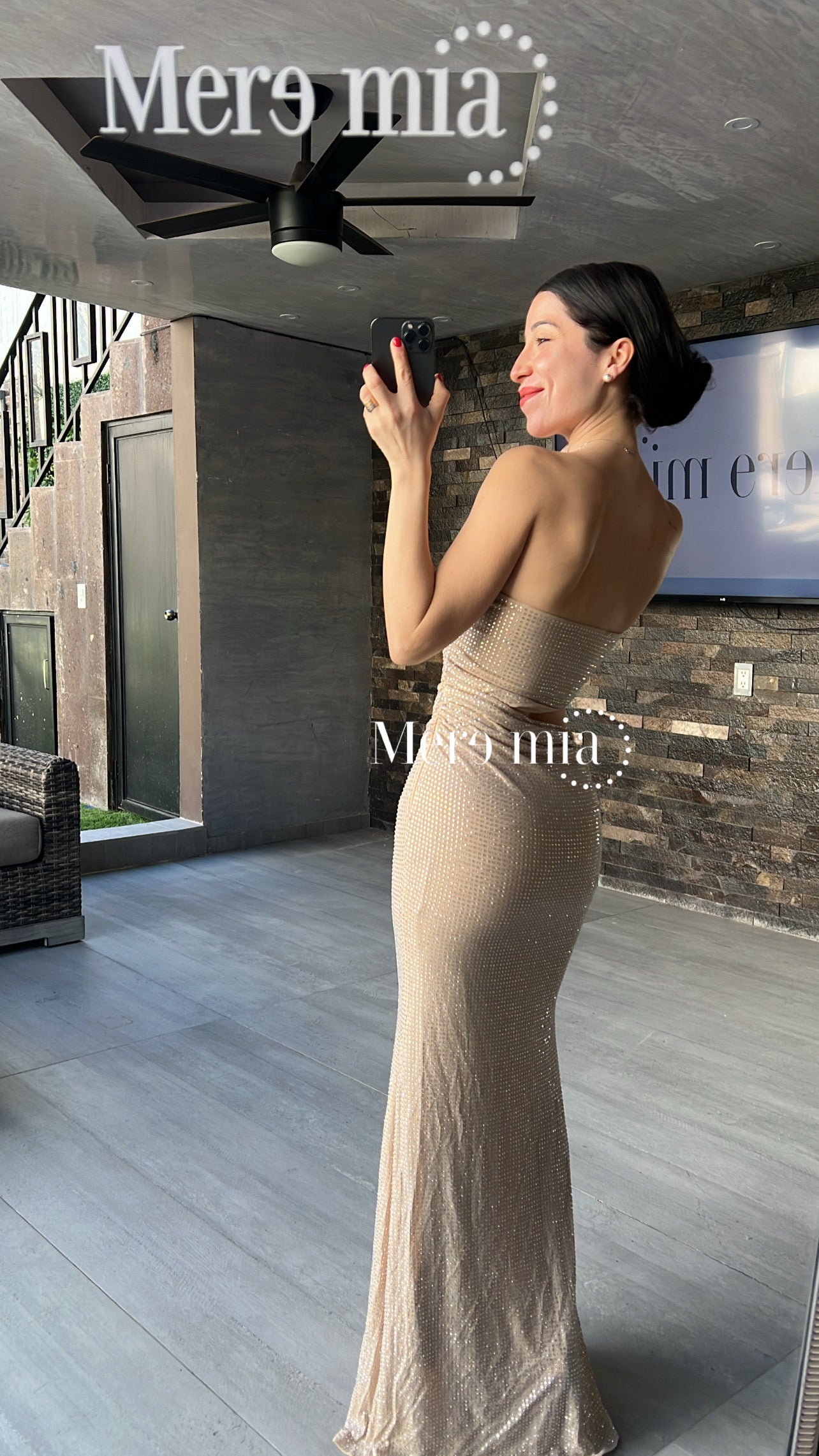 Vestido nude abertura lado