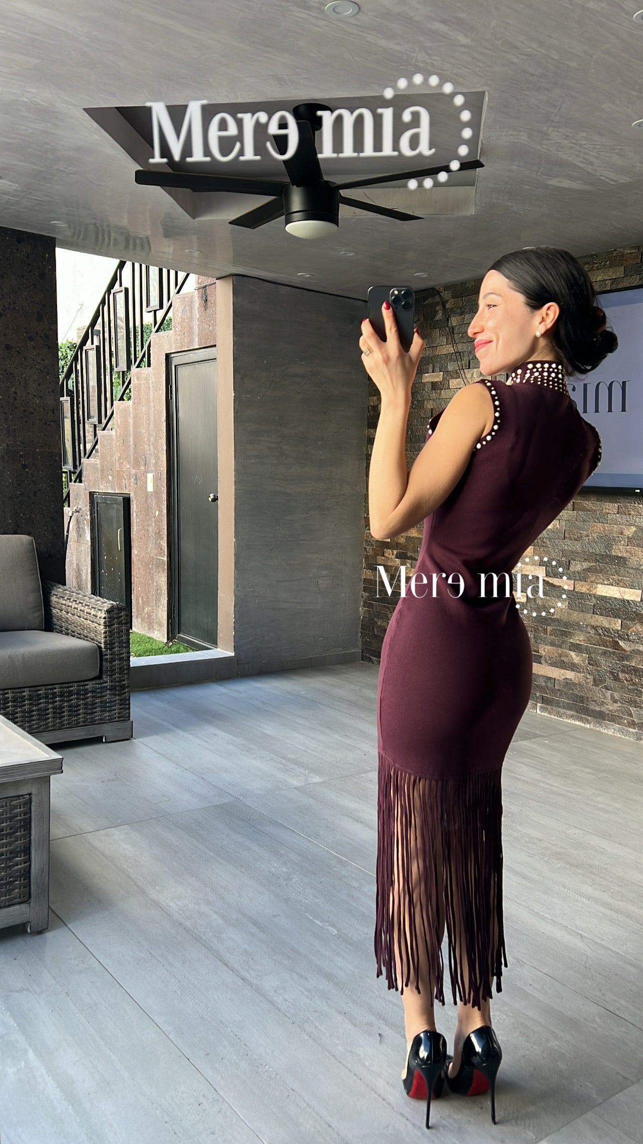 Vestido tinto estoperoles