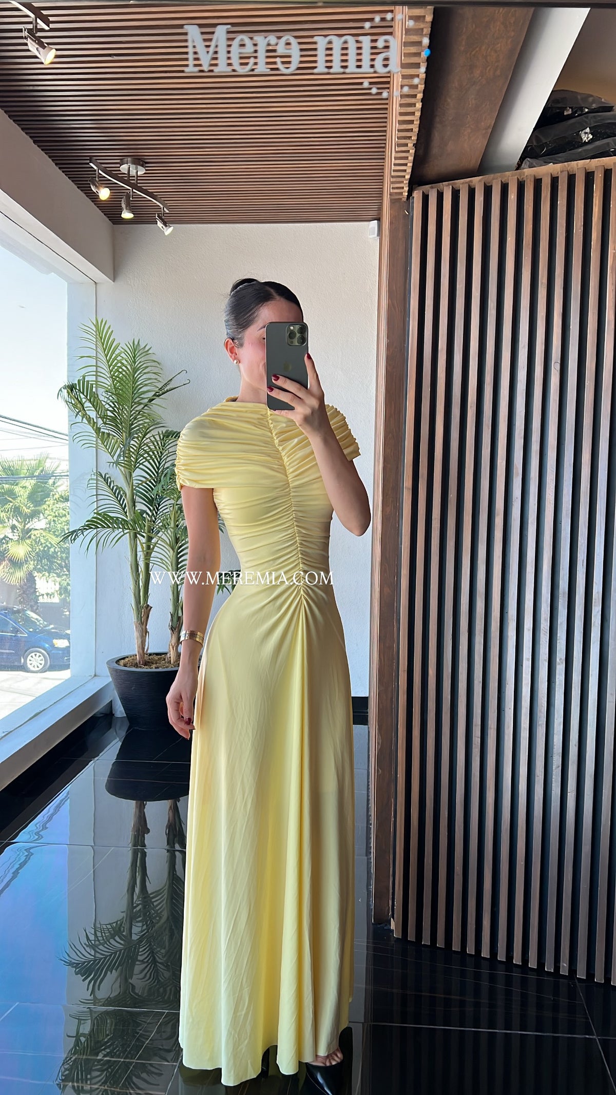 Vestido chal plisado cuello
