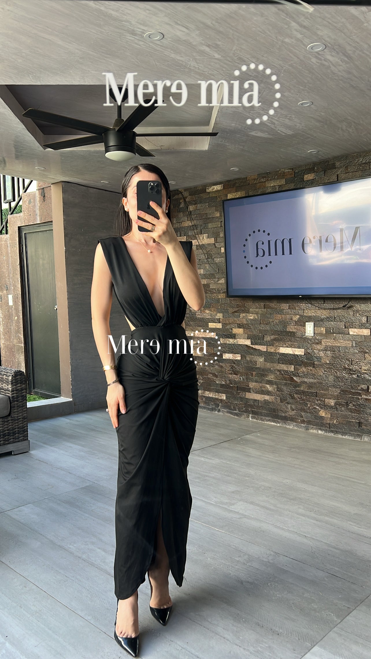 Vestido negro  escote en V y stretch