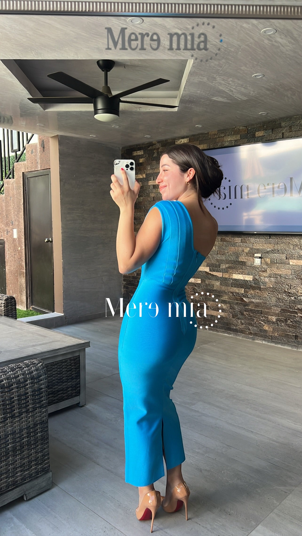 Vestido hombro azul