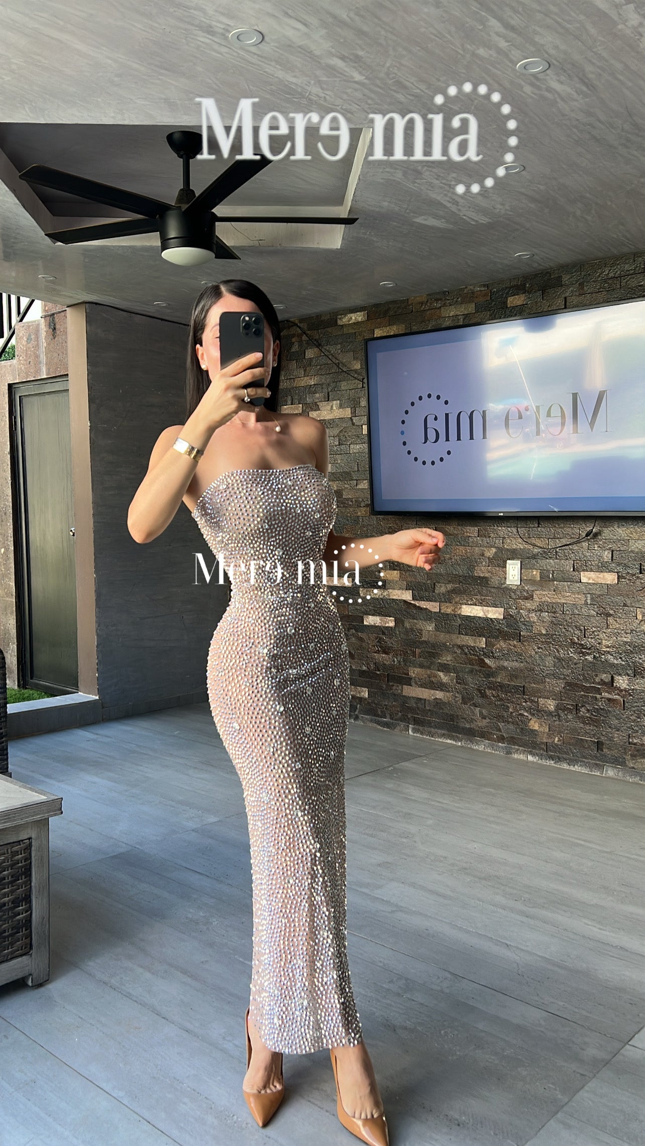 Vestido nude puntos