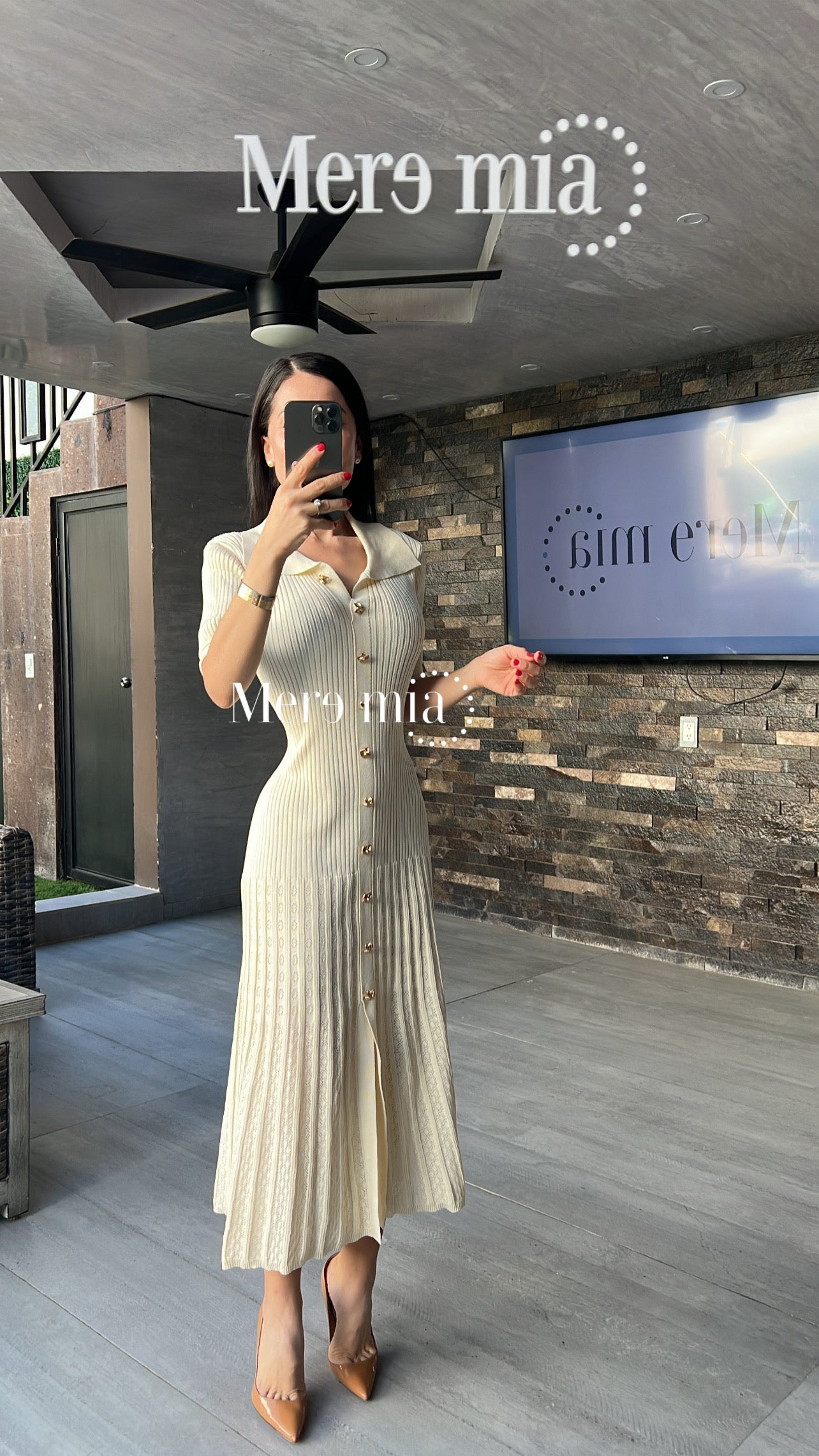 Vestido cuello beige botones